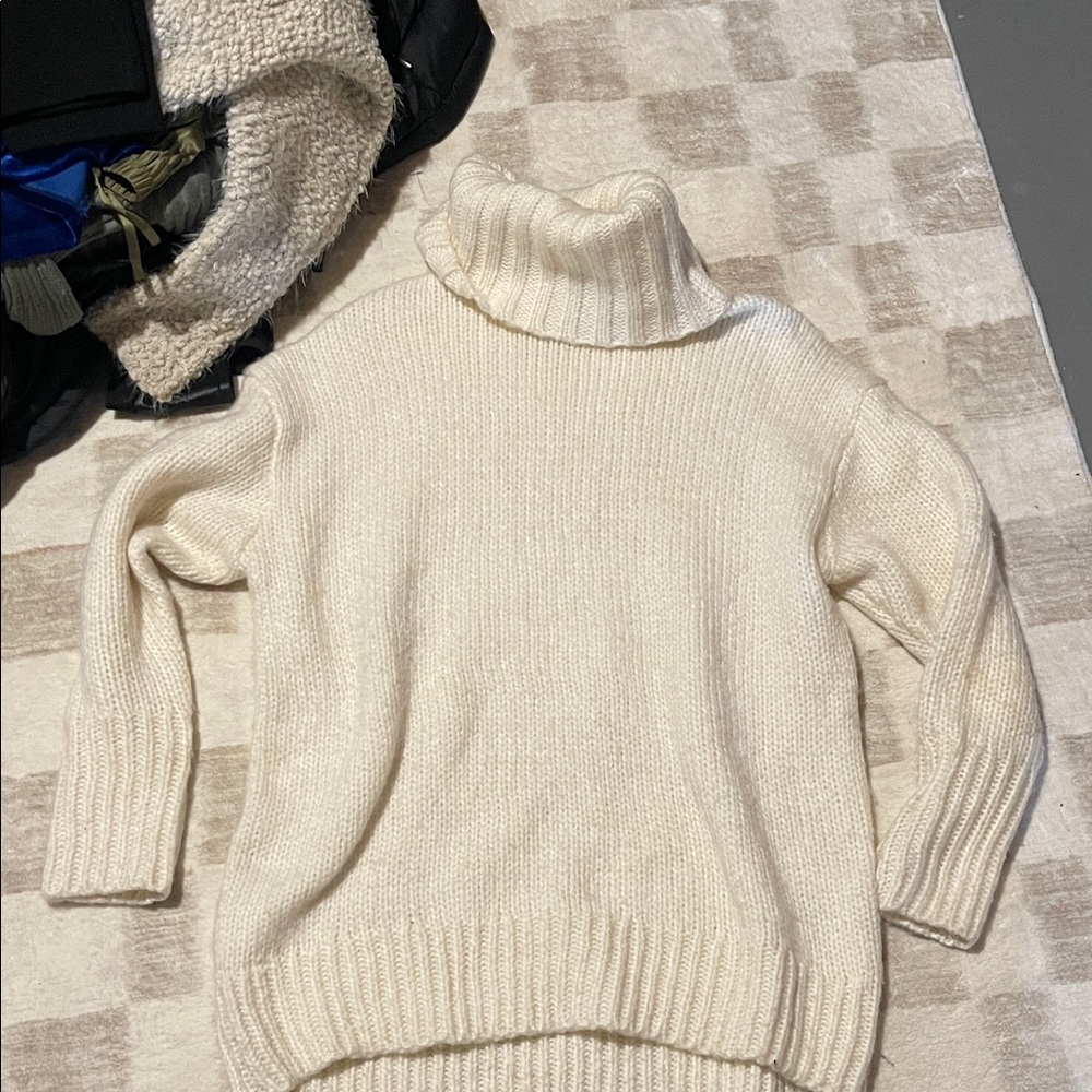 American Eagle Outfitters Cream Turtleneck Sweater- oversized